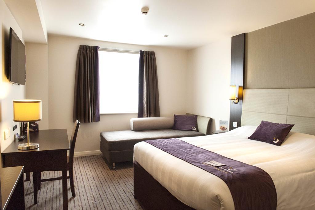 Premier Inn Данфермлин Экстерьер фото