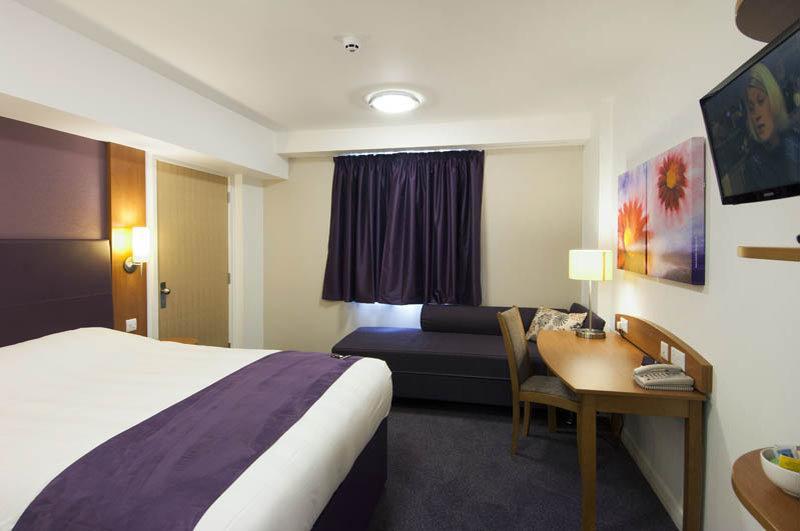 Premier Inn Данфермлин Экстерьер фото